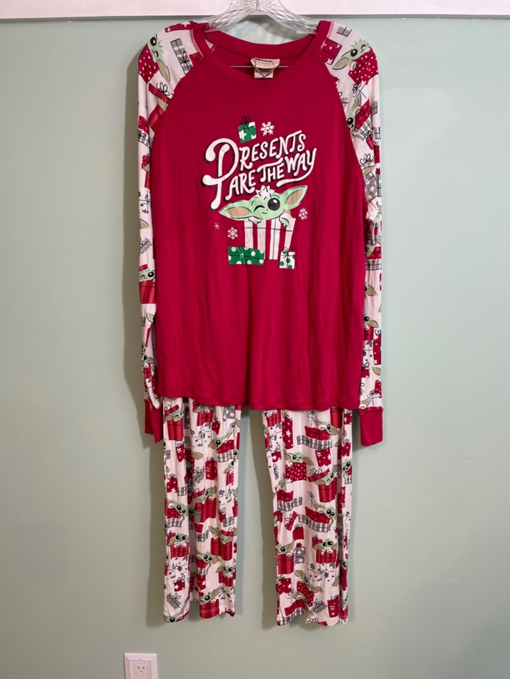 Star Wars Munki Munki Sleepwear Men’s Christmas The Child NWT Mandalorian